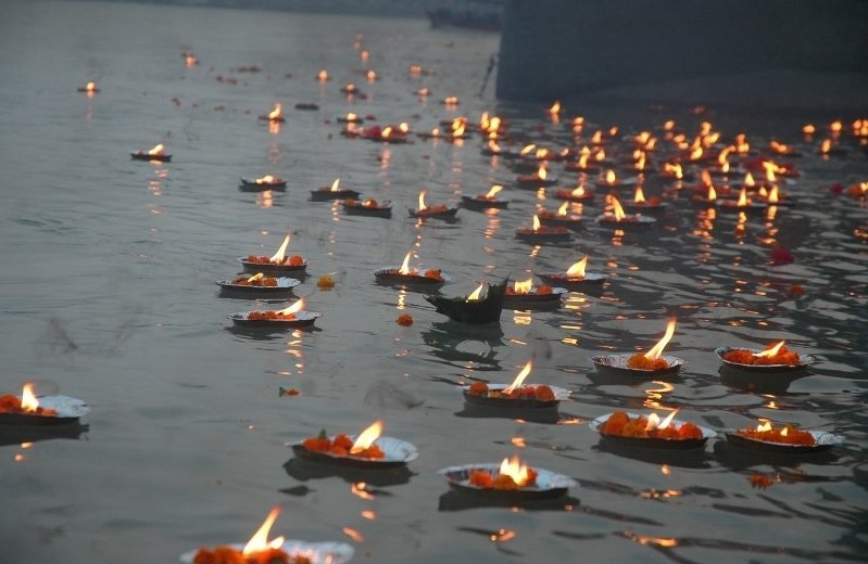 How to Experience the Ganga Aarti: Rituals, Timing & Cultural Meaning